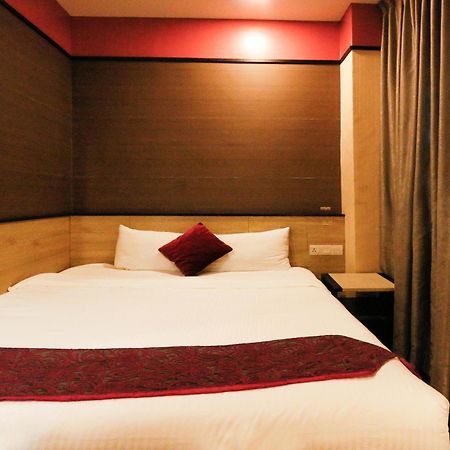 Golden Roof Hotel, Seri Iskandar Zewnętrze zdjęcie