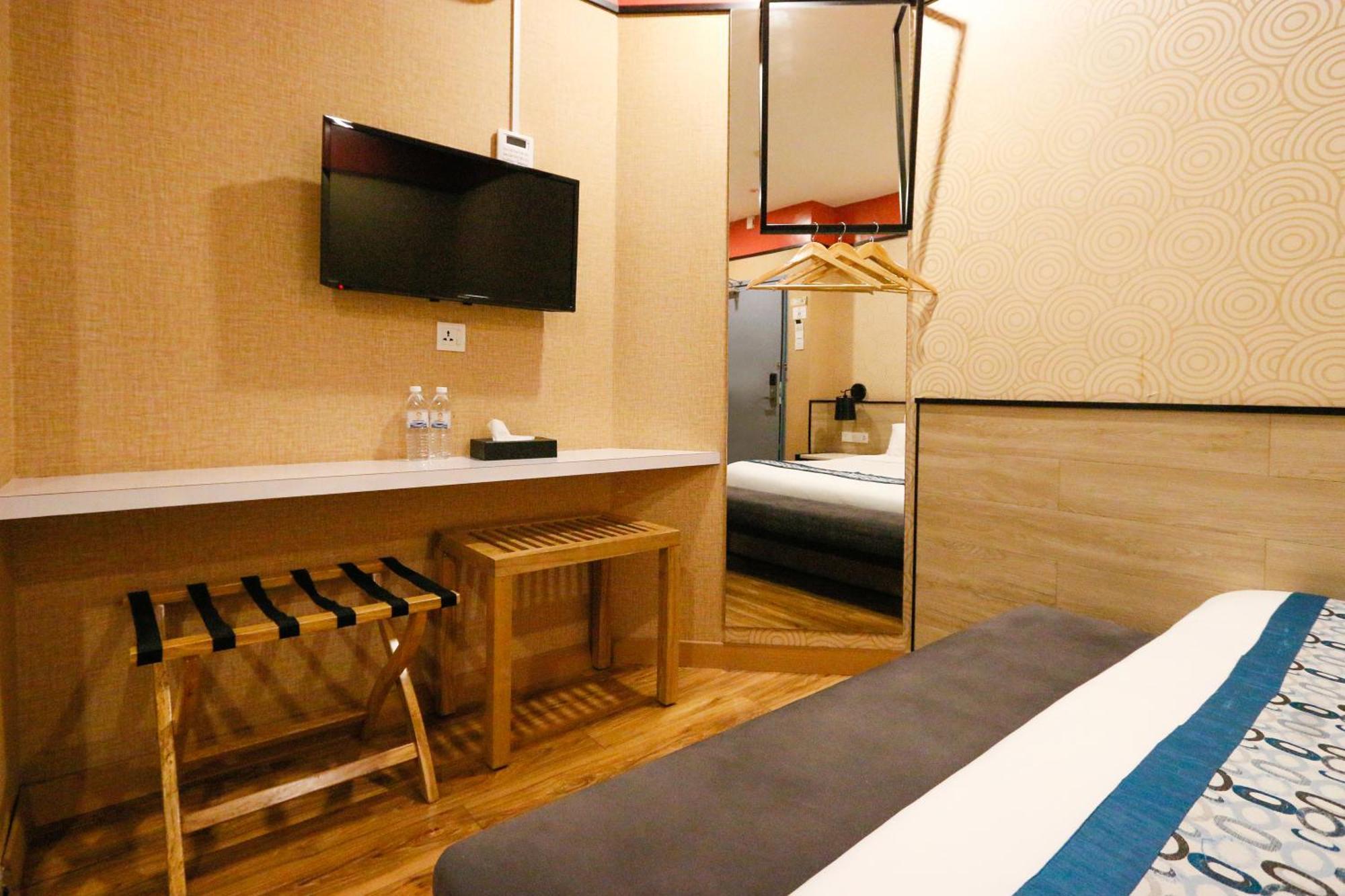 Golden Roof Hotel, Seri Iskandar Zewnętrze zdjęcie