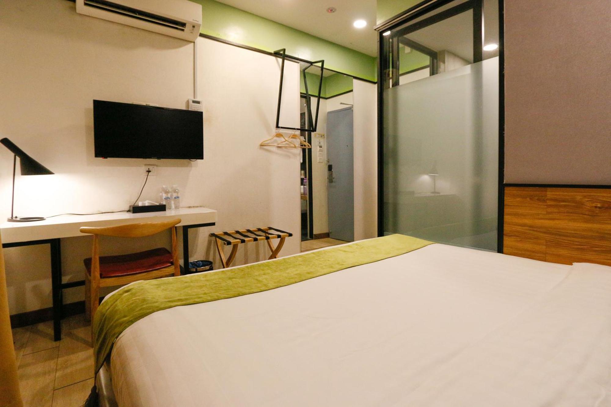 Golden Roof Hotel, Seri Iskandar Zewnętrze zdjęcie