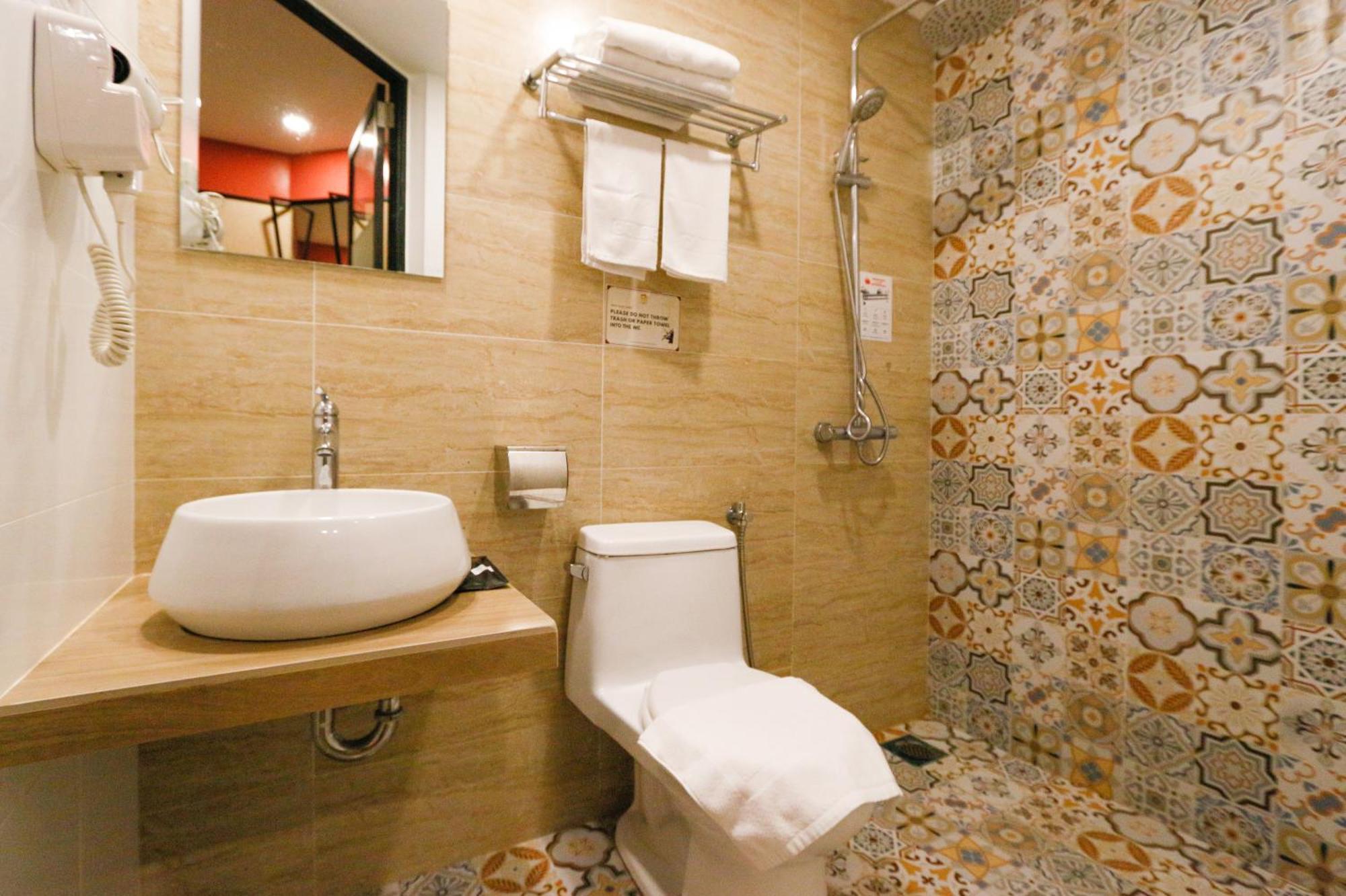 Golden Roof Hotel, Seri Iskandar Zewnętrze zdjęcie