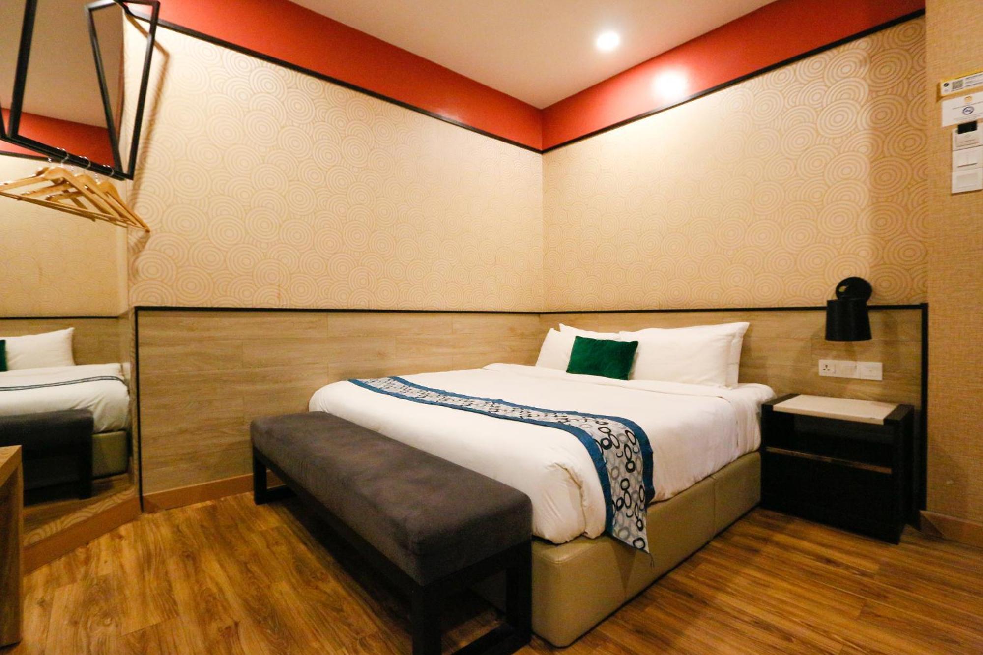 Golden Roof Hotel, Seri Iskandar Zewnętrze zdjęcie