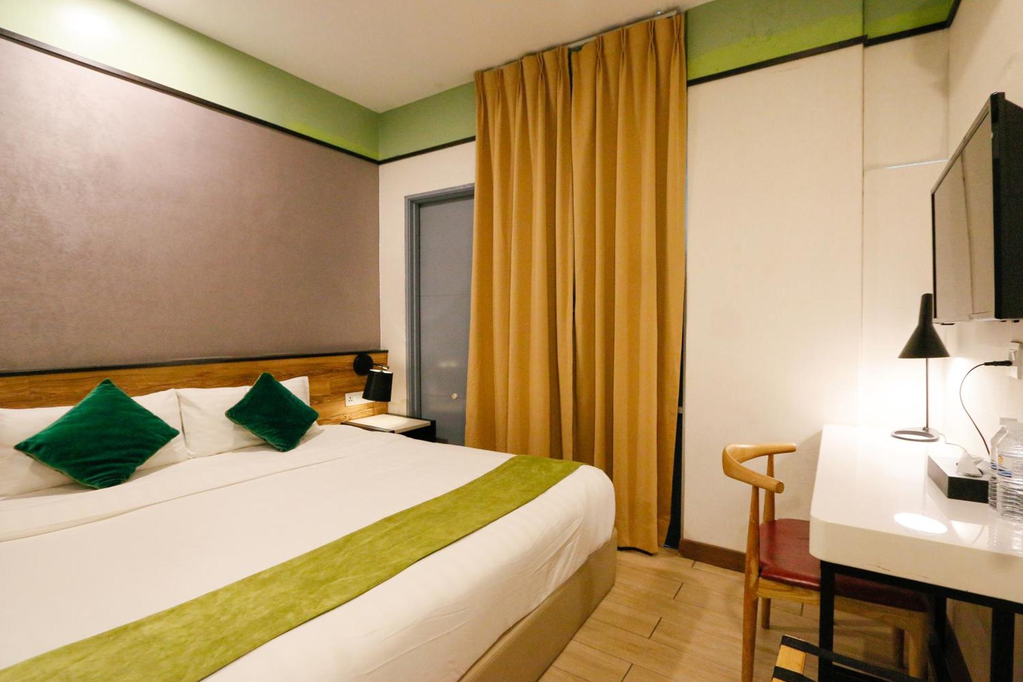 Golden Roof Hotel, Seri Iskandar Zewnętrze zdjęcie