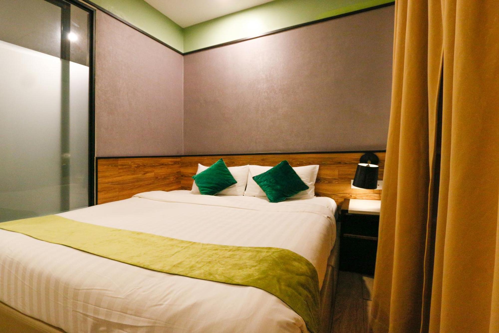Golden Roof Hotel, Seri Iskandar Zewnętrze zdjęcie