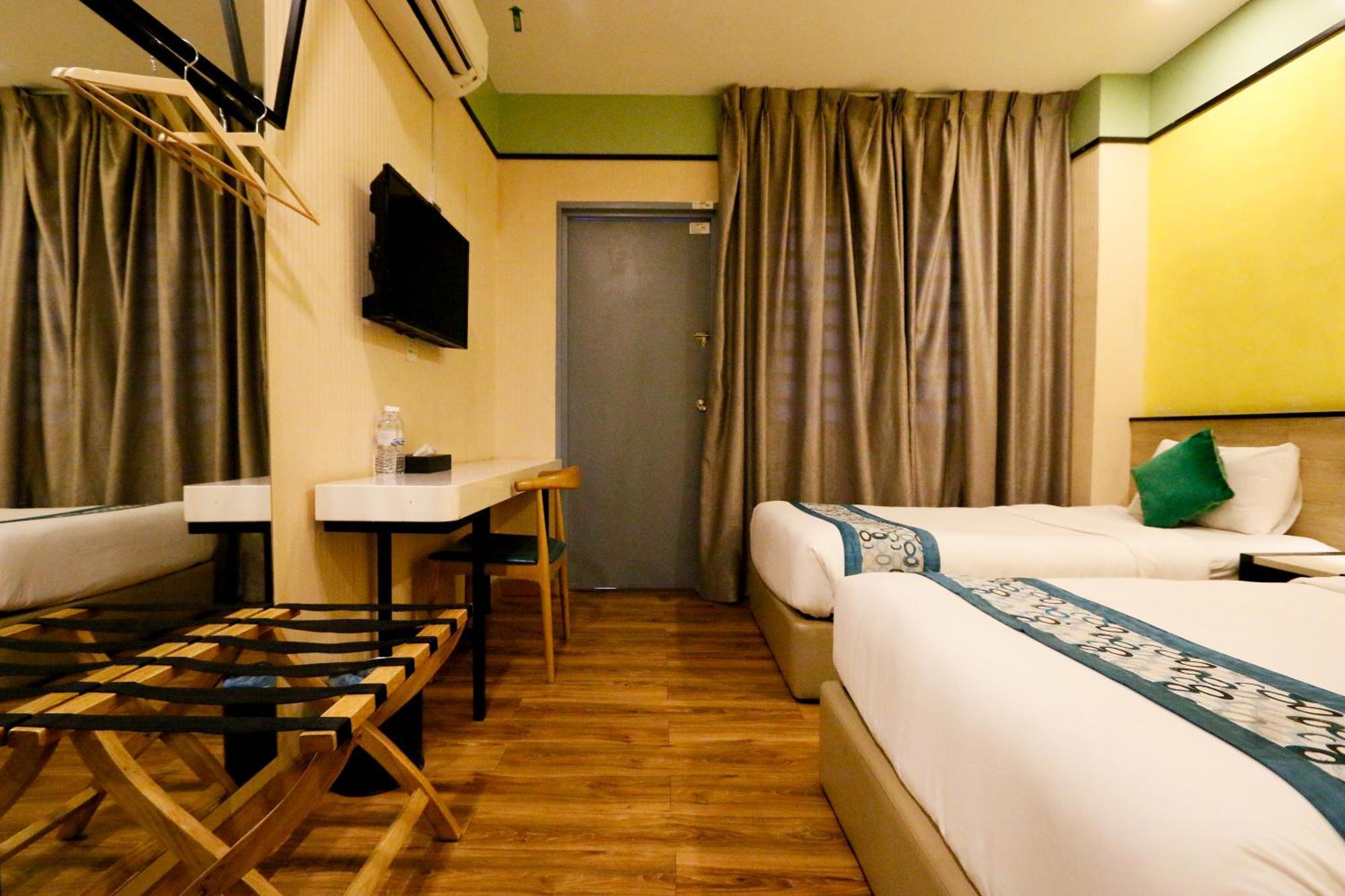 Golden Roof Hotel, Seri Iskandar Zewnętrze zdjęcie
