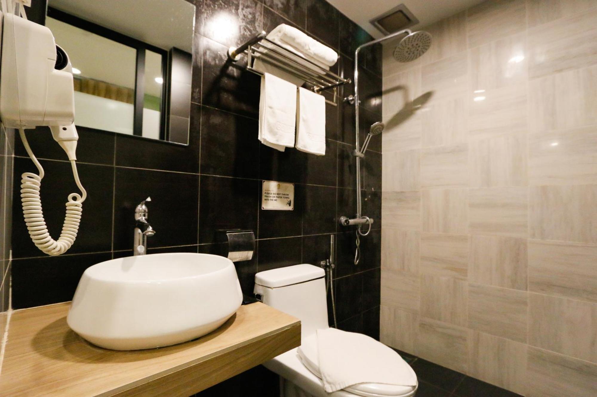 Golden Roof Hotel, Seri Iskandar Zewnętrze zdjęcie