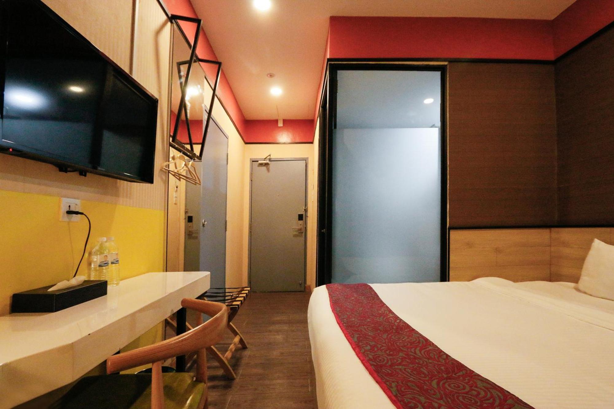 Golden Roof Hotel, Seri Iskandar Zewnętrze zdjęcie