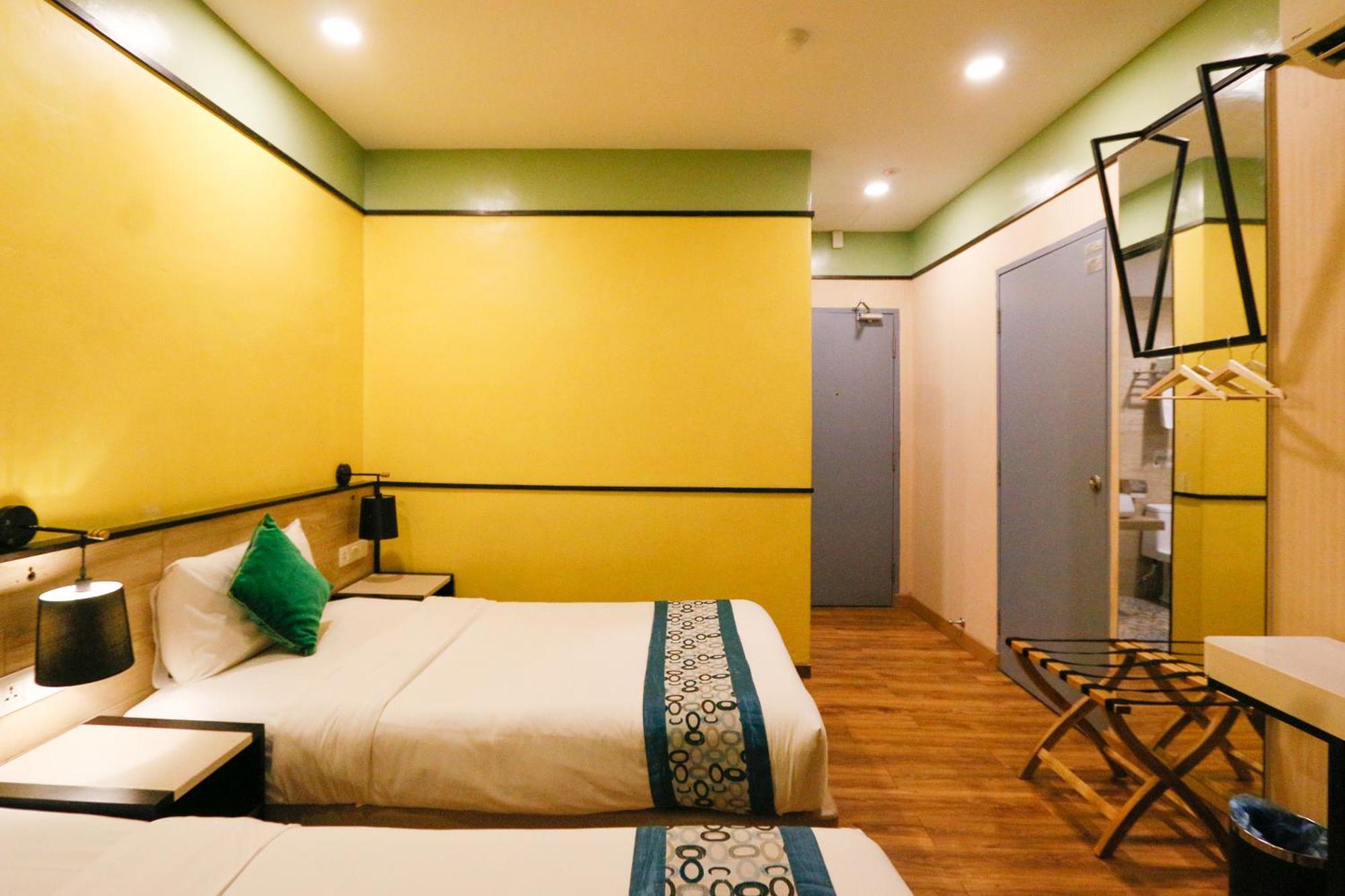 Golden Roof Hotel, Seri Iskandar Zewnętrze zdjęcie