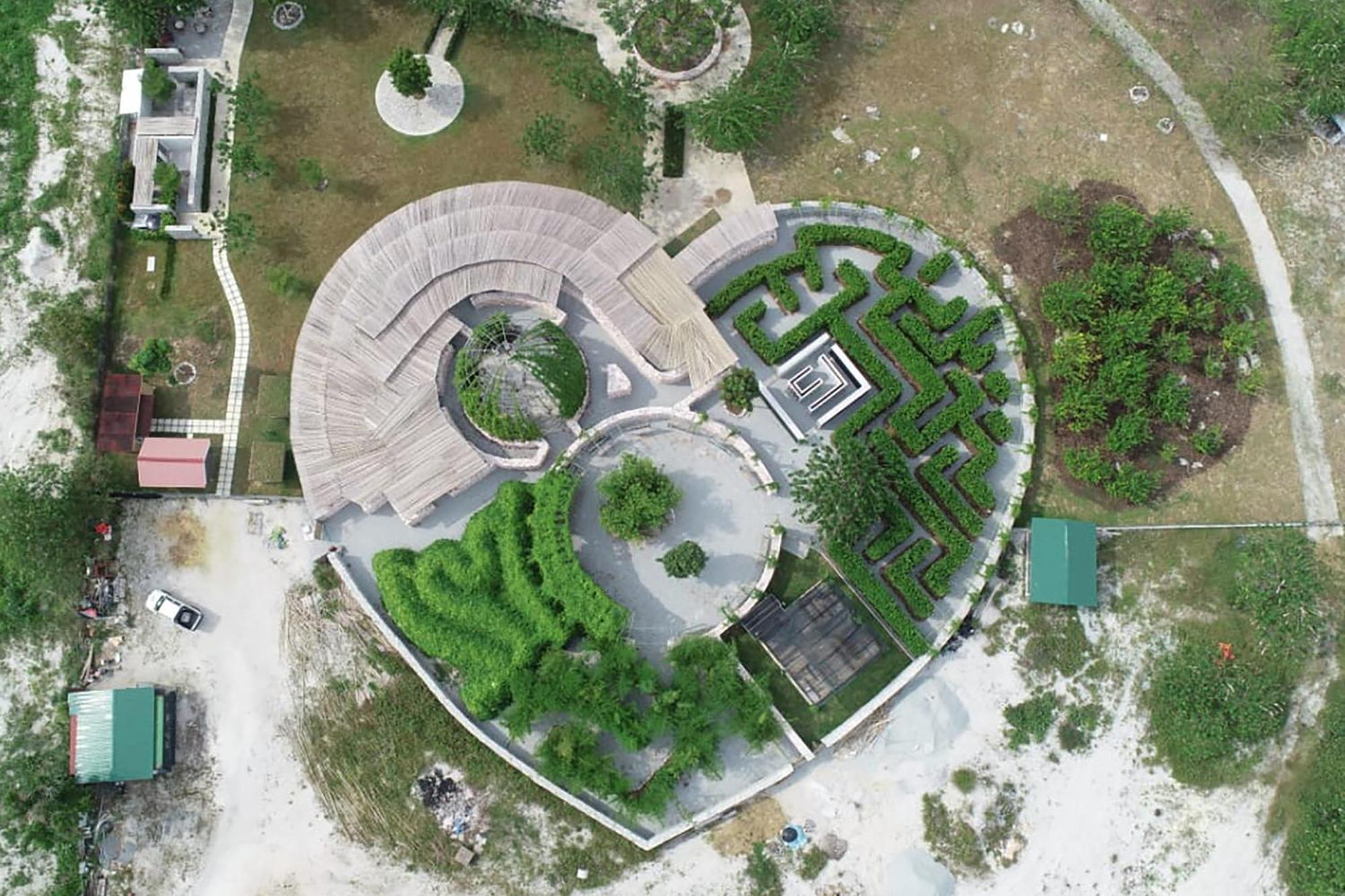Golden Roof Hotel, Seri Iskandar Zewnętrze zdjęcie