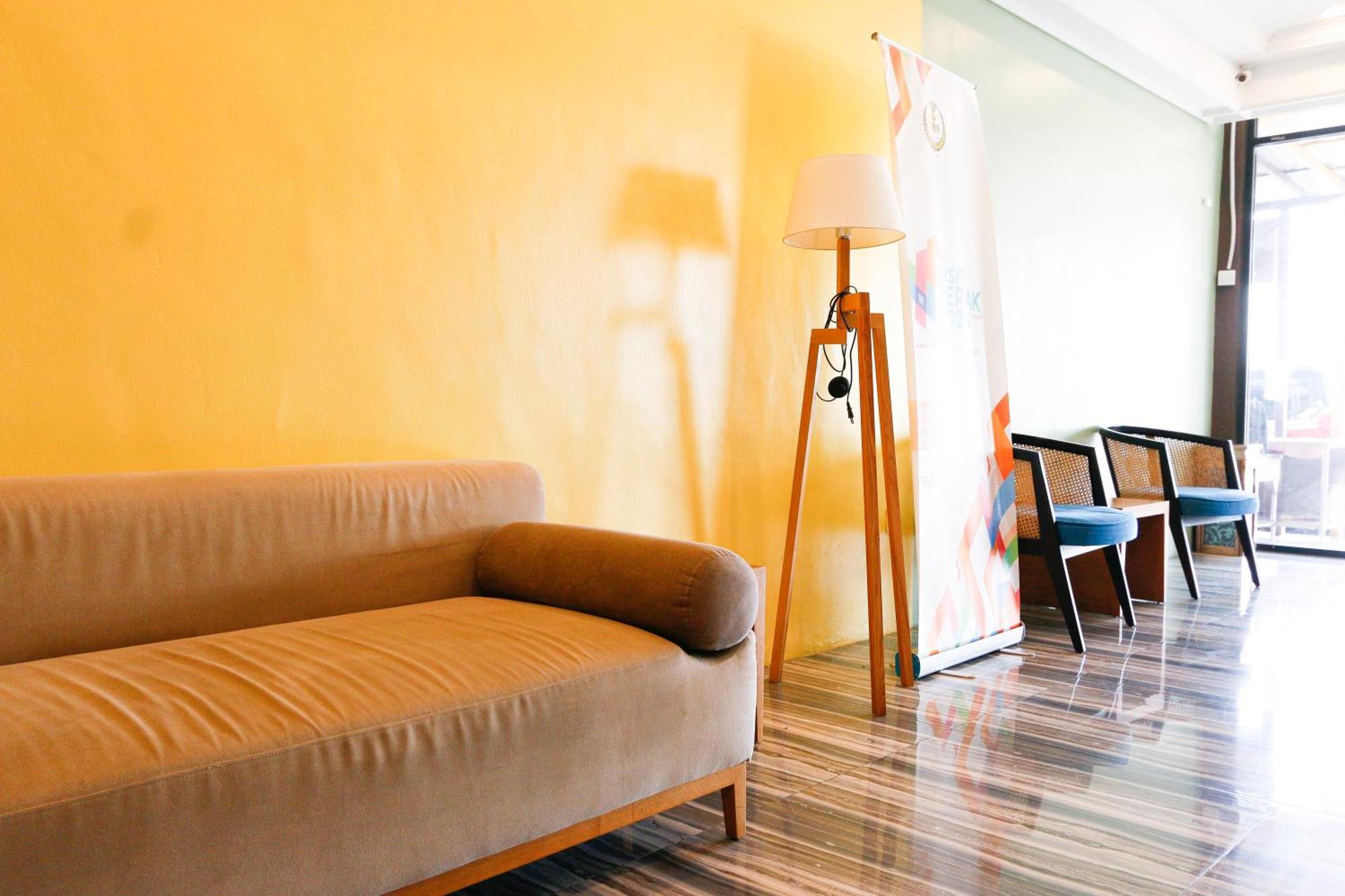 Golden Roof Hotel, Seri Iskandar Zewnętrze zdjęcie