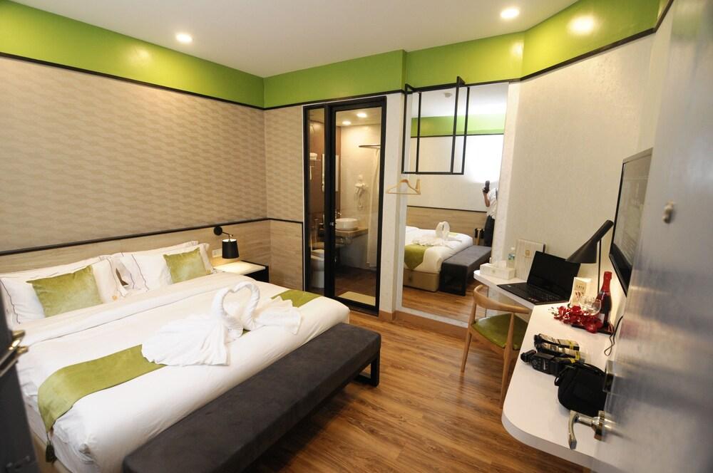 Golden Roof Hotel, Seri Iskandar Zewnętrze zdjęcie