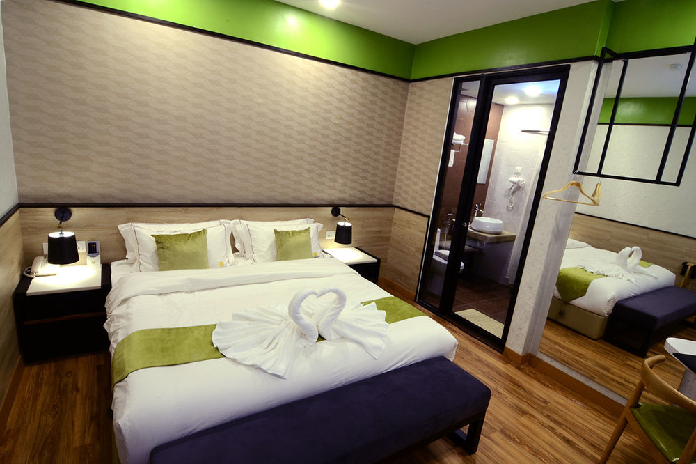 Golden Roof Hotel, Seri Iskandar Zewnętrze zdjęcie
