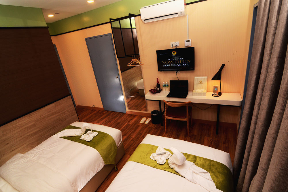 Golden Roof Hotel, Seri Iskandar Zewnętrze zdjęcie